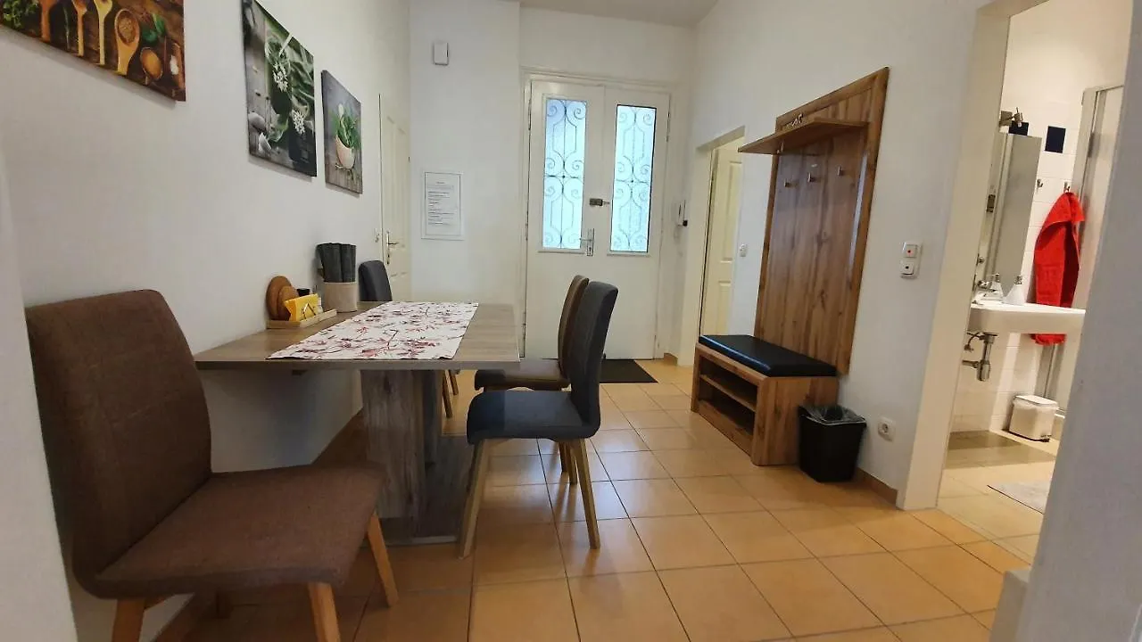 Gorgeous Viennese Apartment 10 Min To City Center Österreich